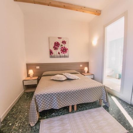B&B Da Nicoletta San Pantaleo Exterior photo