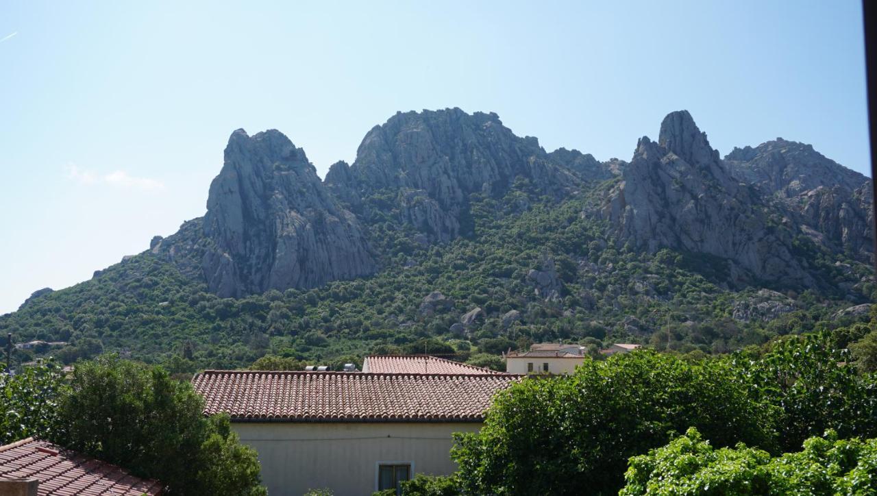B&B Da Nicoletta San Pantaleo Exterior photo